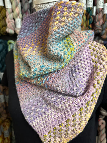 The Shift - One Colour (very different skeins) of Dyed in the Wool