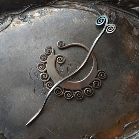 Coil Shawl Pin Black