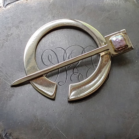 Pearlescent Penannular Brooch